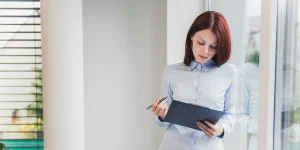 Resume Mansion checklist for reviewing a strong resume — resume critique guide