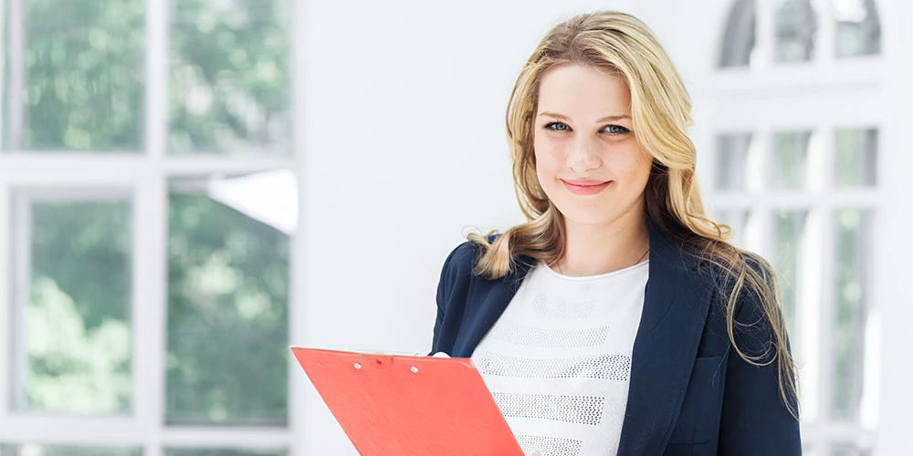 Professional highlighting key achievements on resume — how to add accomplishments