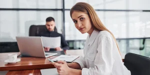 Confident job candidate in interview — tips to project confidence during interviews