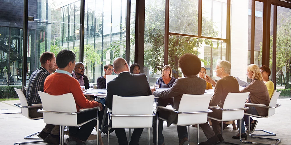 6 tips to run company meetings like a true leader