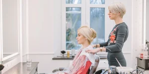 The ultimate hairdresser resume guide for 2024