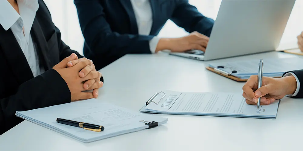 What are the signs that tell you to turn down a job offer?