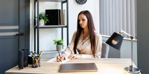 Resume writing checklist with dos and donts on paper — resume writing dos and donts guide