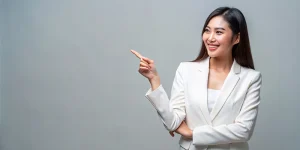 Recruiter pointing out red flags on a resume — common resume red flags to avoid